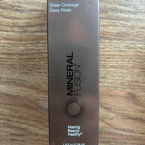 New Mineral Fusion, Makeup Sheer Tint Foundation Dewy Finish, 1.8 Oz